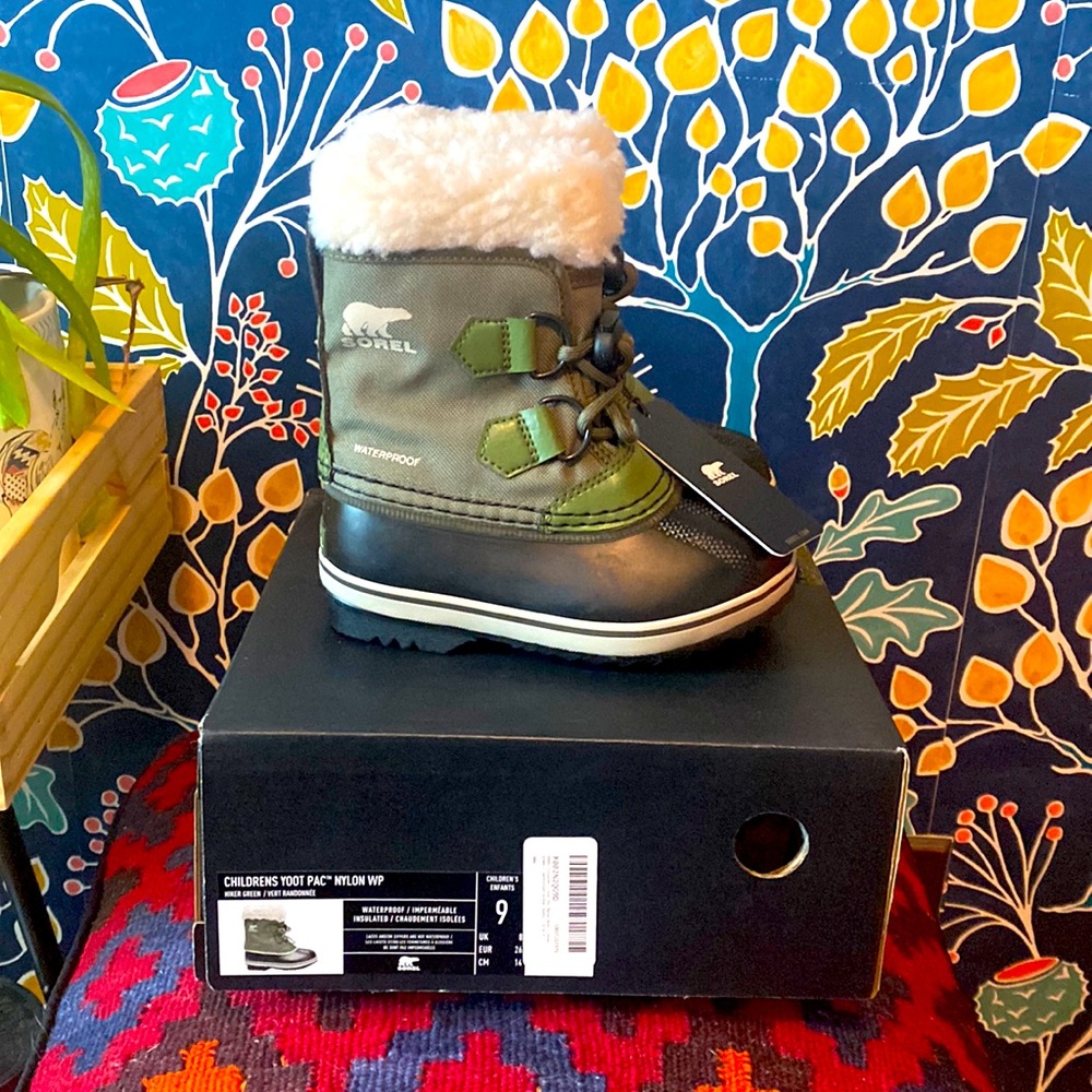 Sorel Childrens Yoot Pac nylon boot. Size 9 little kids BRAND NEW
